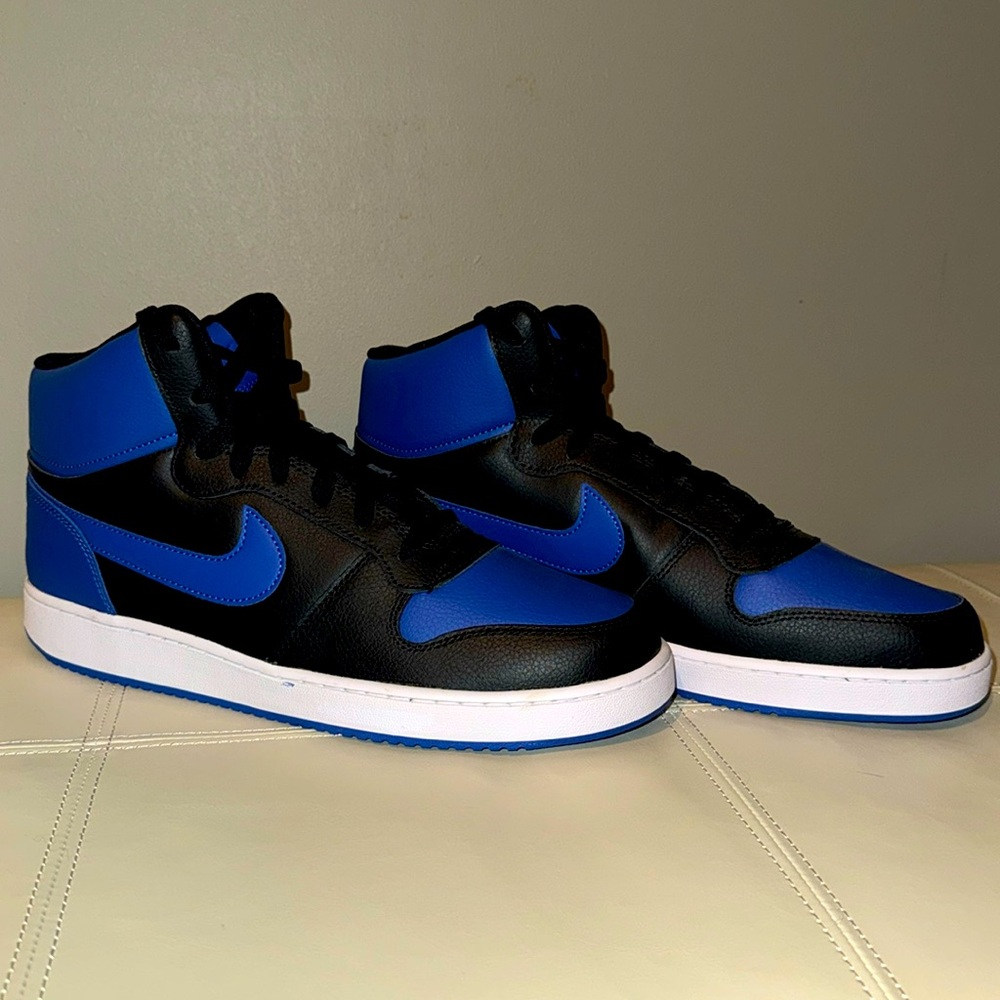 Nike Erberon Mid Men’s Shoe Size 12